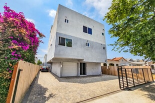 2024 Mid-City Fourplex | True 5.70% Cap Rate - Fourplex or Quadplex