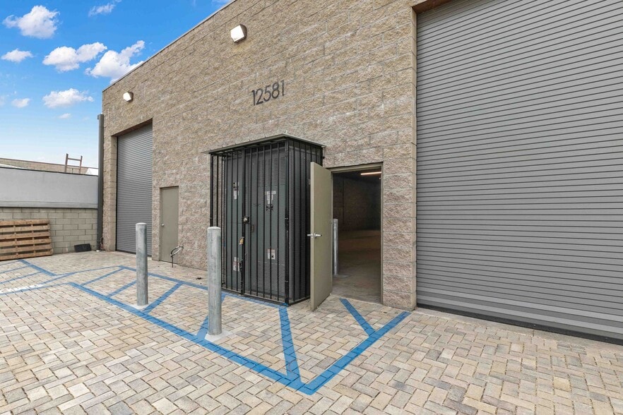 12581 Branford St, Pacoima, CA for lease - Building Photo - Image 3 of 15