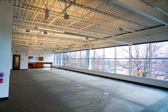 8 Penn Center West, Pittsburgh, PA for lease Interior Photo- Image 2 of 5