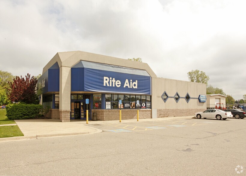 1002 E Grand River Ave, Howell, MI for sale - Primary Photo - Image 1 of 2