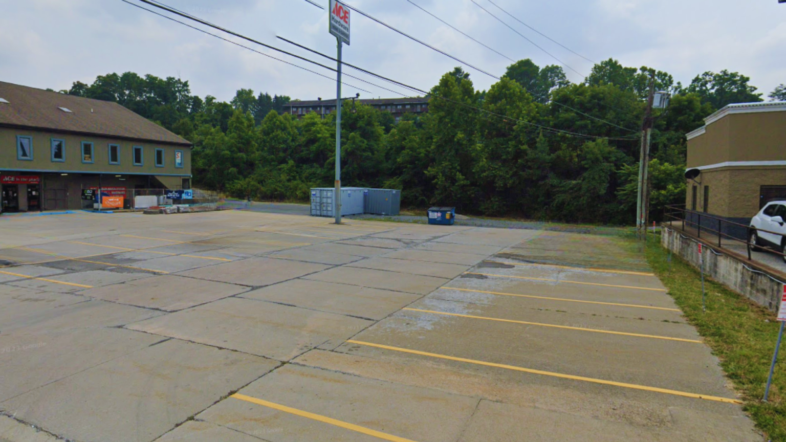 1050 Maple Dr, Morgantown, WV for lease Primary Photo- Image 1 of 4