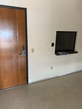 7920 Elmbrook Dr, Dallas, TX for lease Lobby- Image 1 of 16