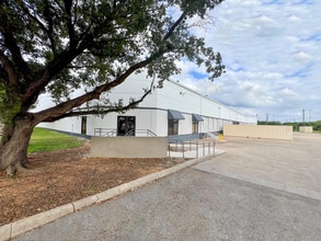 5100 Kaepa Ct, San Antonio, TX for lease Building Photo- Image 2 of 12