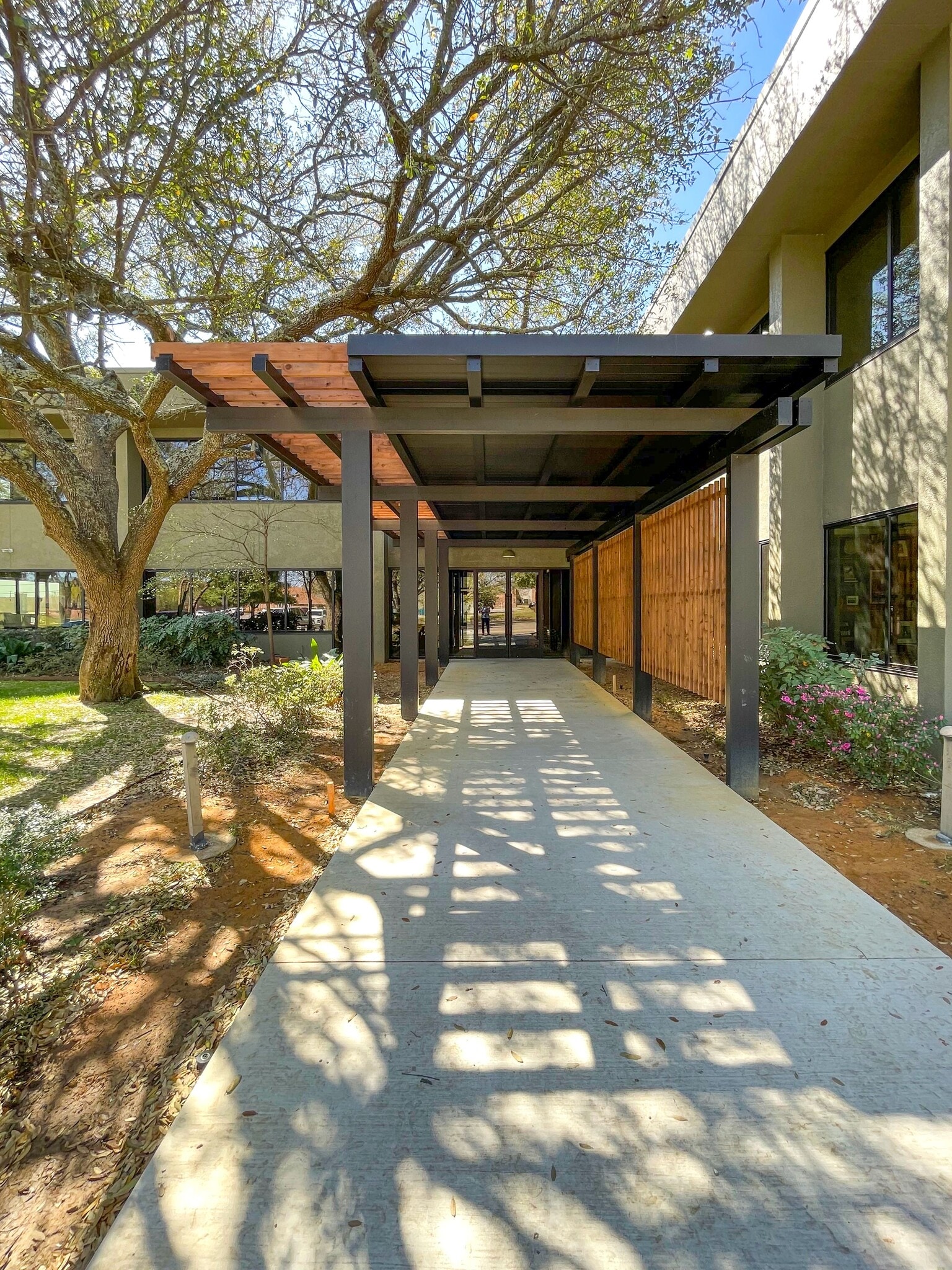 3901 Manhattan Dr, Tyler, TX for lease Building Photo- Image 1 of 7