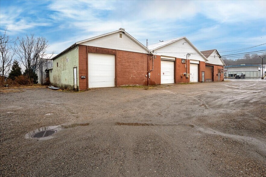 2600 Duss Ave, Ambridge, PA for sale - Building Photo - Image 2 of 5