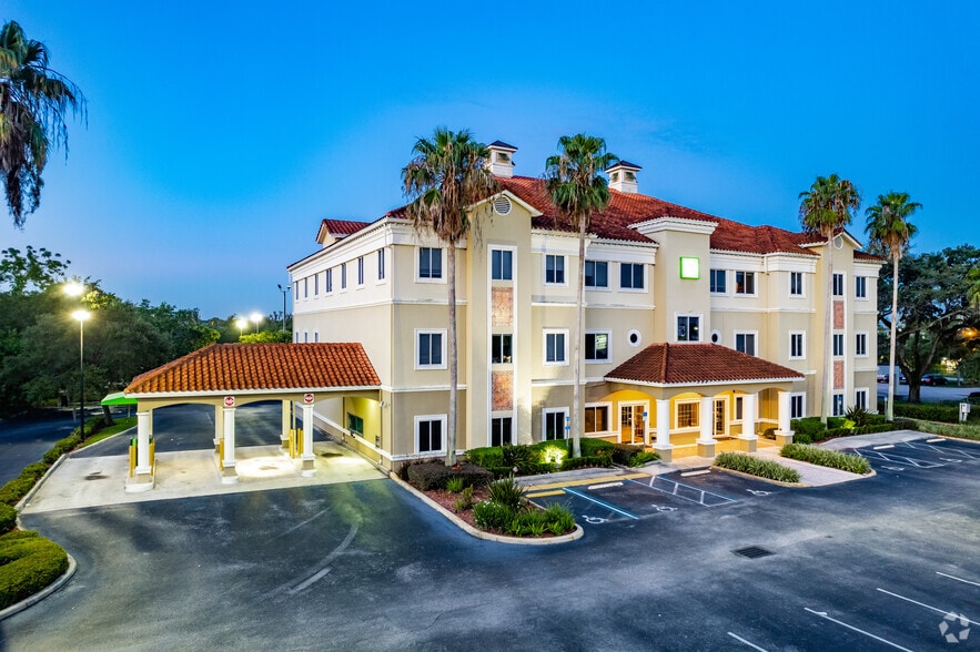 12200 W Colonial Dr, Winter Garden, FL for lease - Building Photo - Image 3 of 8