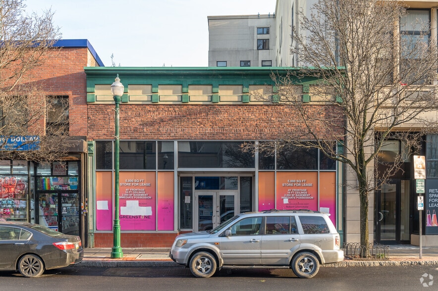 554 Main St, New Rochelle, NY for lease - Building Photo - Image 3 of 9