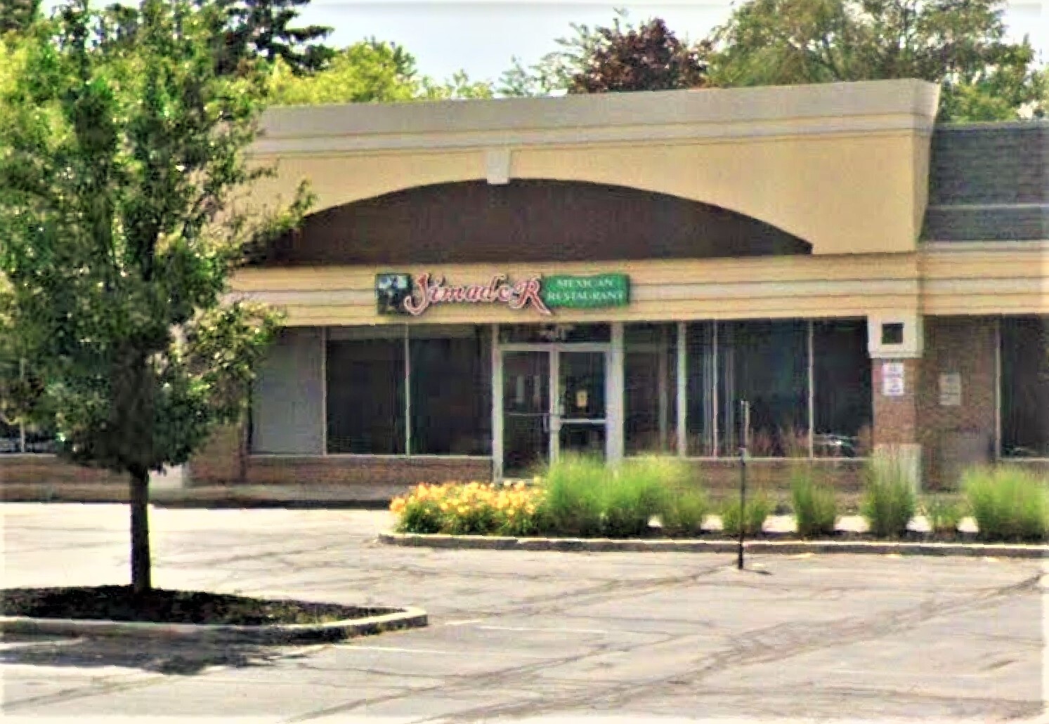 152-166 S Bloomingdale Rd, Bloomingdale, IL for lease Building Photo- Image 1 of 5