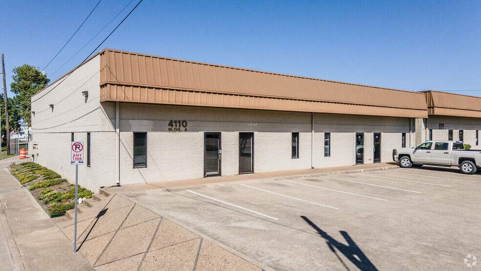 4110 Cedar Lake Dr, Dallas, TX for lease - Primary Photo - Image 1 of 10