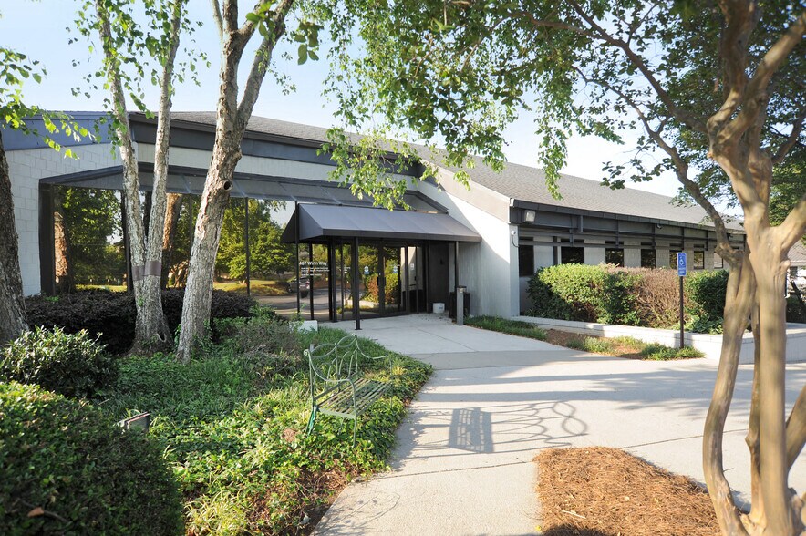 465 Winn Way, Decatur, GA for lease - Building Photo - Image 3 of 20