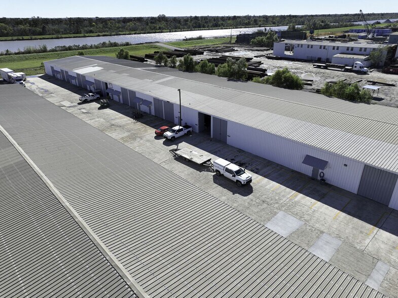 2211 - 2217 Engineers Rd, Belle Chasse, LA for lease - Building Photo - Image 2 of 14