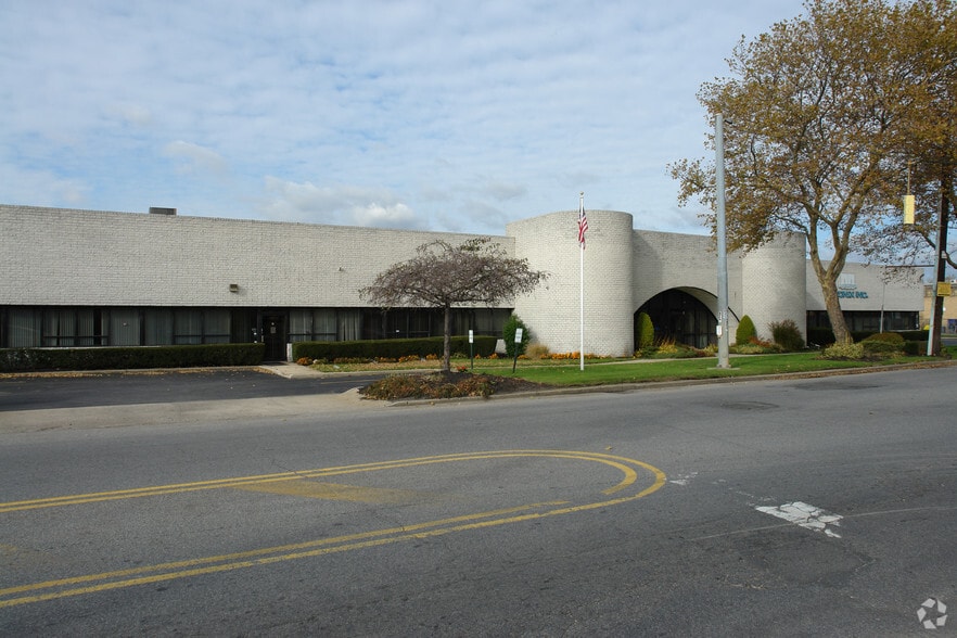 1930-1940 New Hwy, Farmingdale, NY for sale - Building Photo - Image 2 of 10
