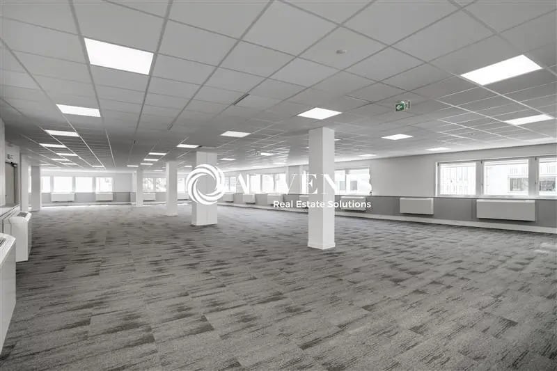 Office in Tremblay-en-France for lease - Building Photo - Image 3 of 7