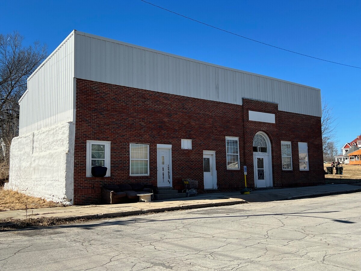 113 N 3rd St, Tarkio, MO 64491