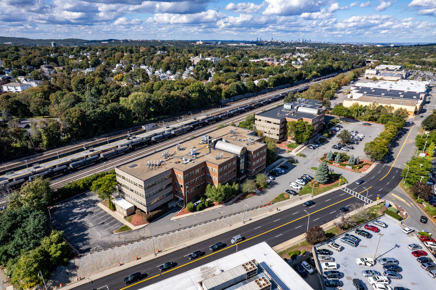 100 Grossman Dr, Braintree, MA for lease - Aerial - Image 2 of 7