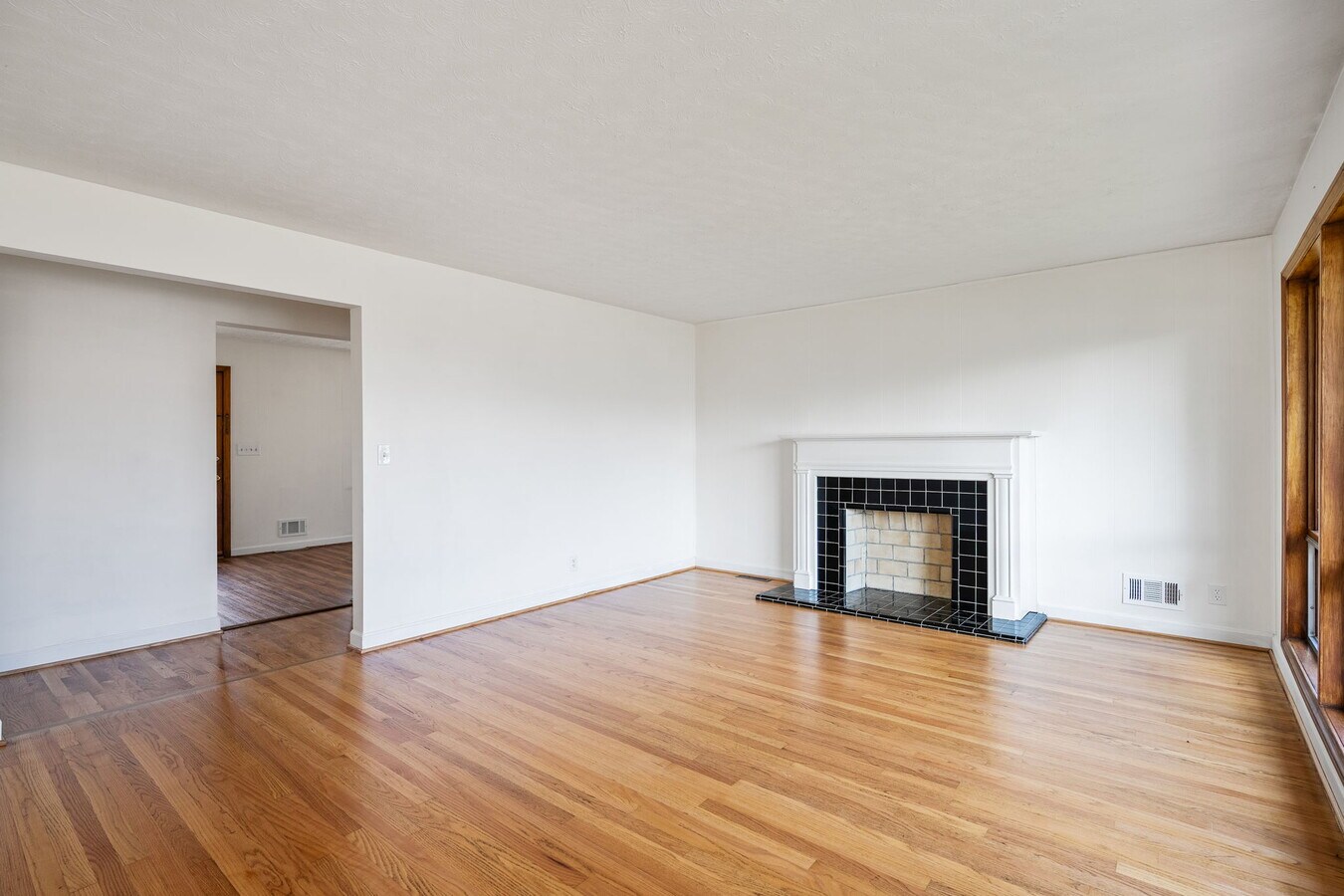 9312 New La Grange Rd, Louisville, KY 40242 9312 New LaGrange Rd