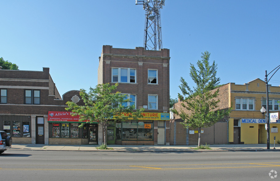 4237 W Fullerton Ave, Chicago, IL for lease - Building Photo - Image 2 of 2