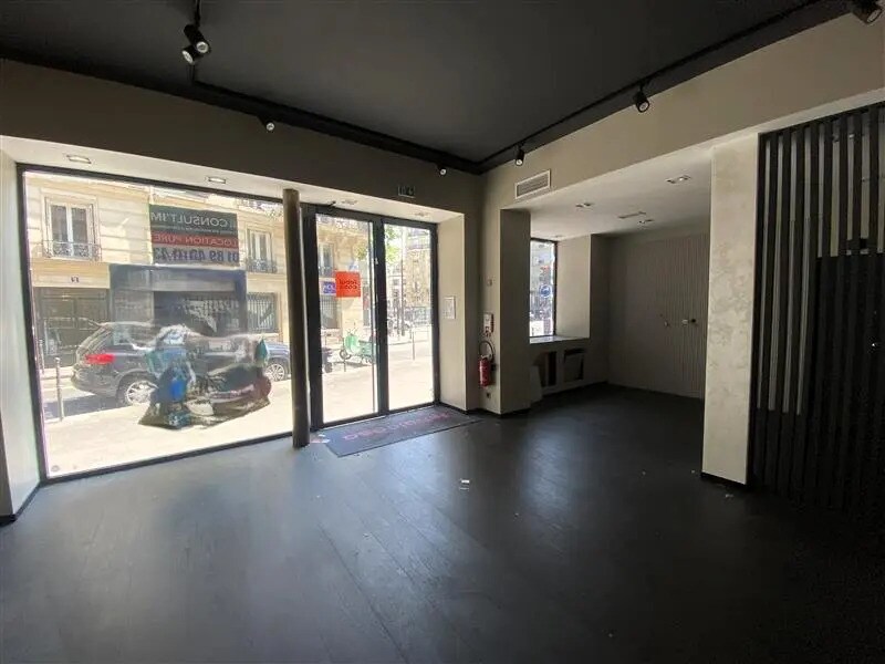 Retail in Paris for lease Building Photo- Image 1 of 8