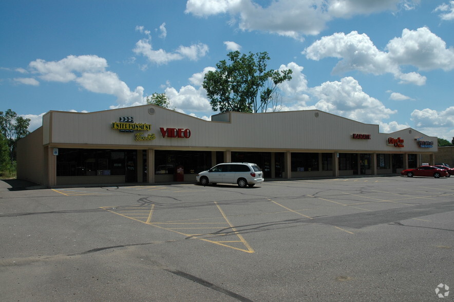 1320-1340 S Commerce Rd, Walled Lake, MI for lease - Other - Image 2 of 18