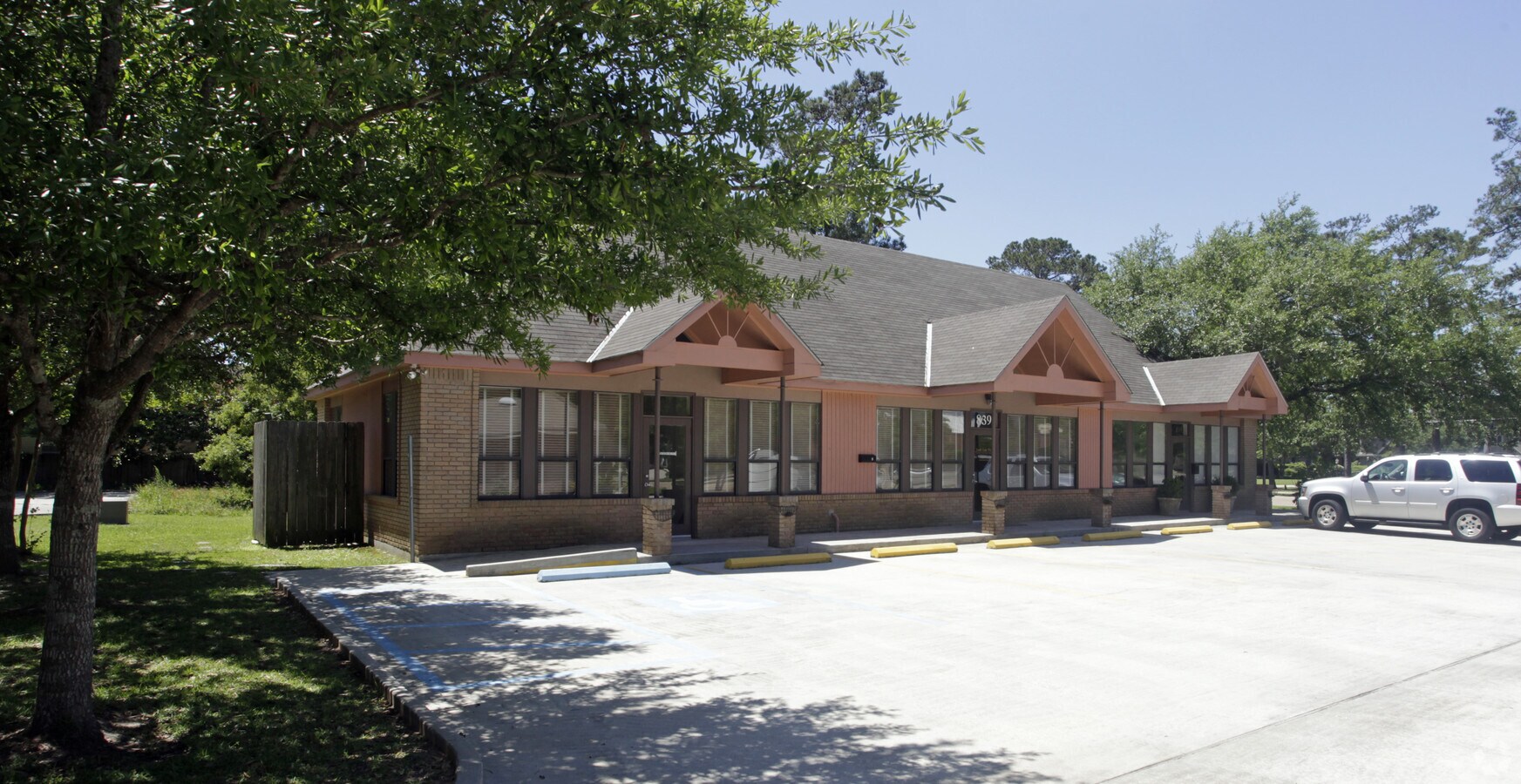 839 Heavens Dr, Mandeville, LA 70471