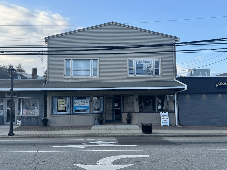 5-7 E Main St, Clinton, CT for lease - Building Photo - Image 2 of 9