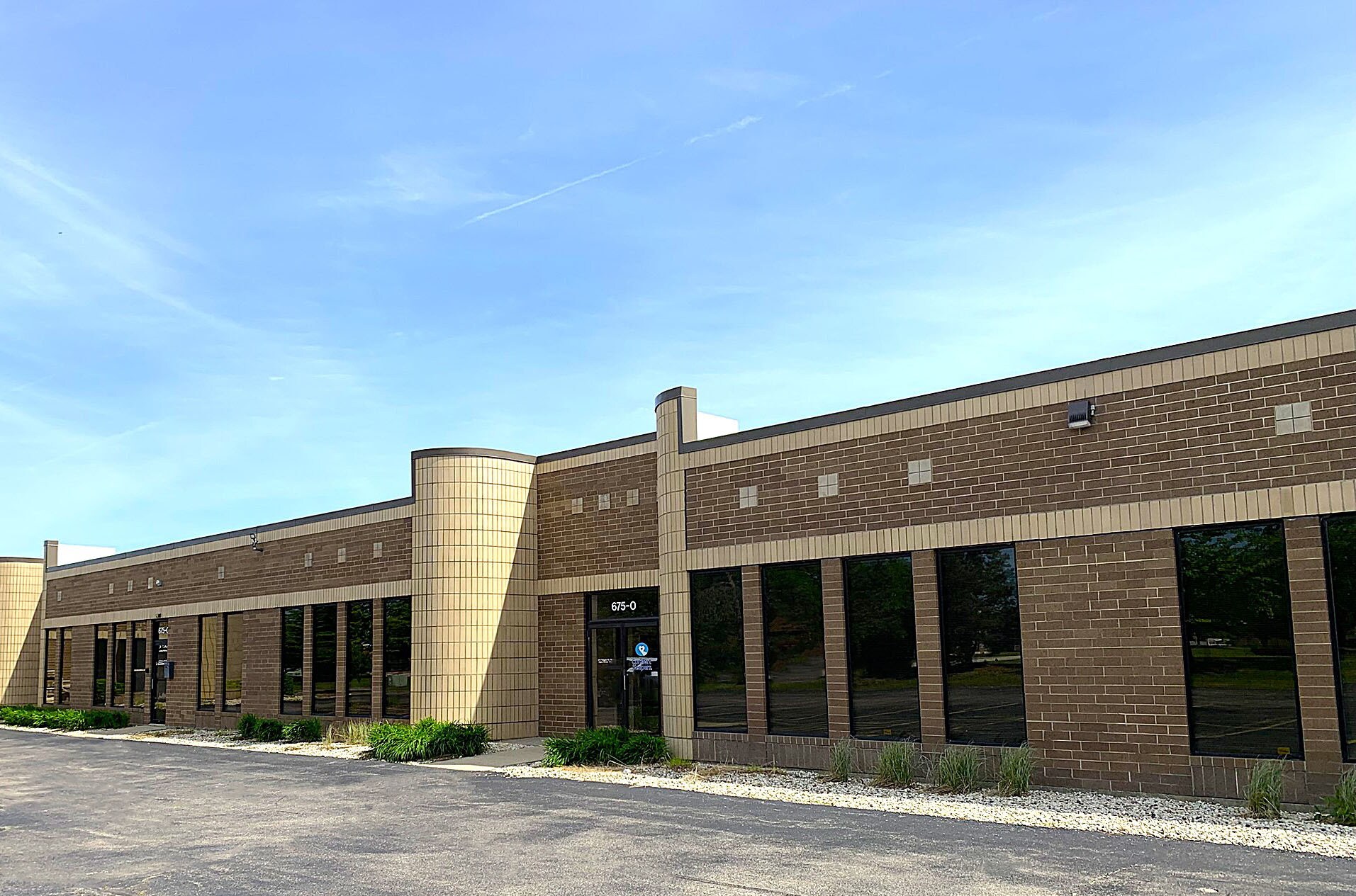 665-675 Tollgate Rd, Elgin, IL for sale Primary Photo- Image 1 of 7