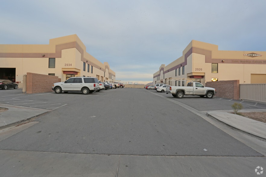 2926 Brooks Park Dr, North Las Vegas, NV for lease - Building Photo - Image 3 of 4