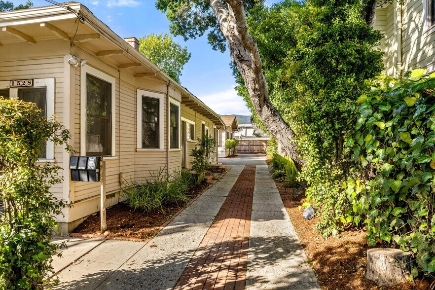 1528 Castillo St, Santa Barbara, CA for sale - Primary Photo - Image 1 of 1