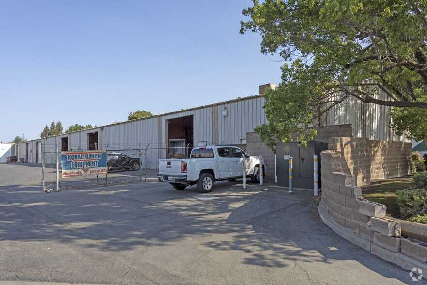 2636-2686 N Argyle Ave, Fresno, CA for lease - Building Photo - Image 2 of 4