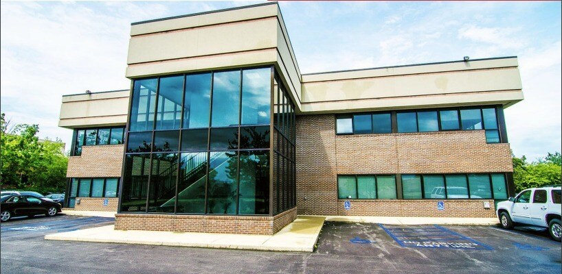 190 W Lowry Ln, Lexington, KY for sale Primary Photo- Image 1 of 1