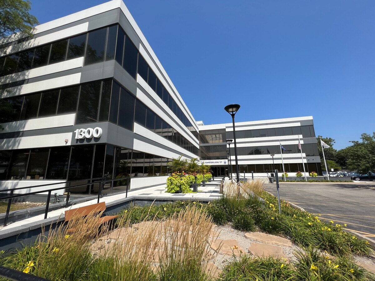 1300 Higgins Rd, Park Ridge, IL 60068 O'Hare Corporate Centre