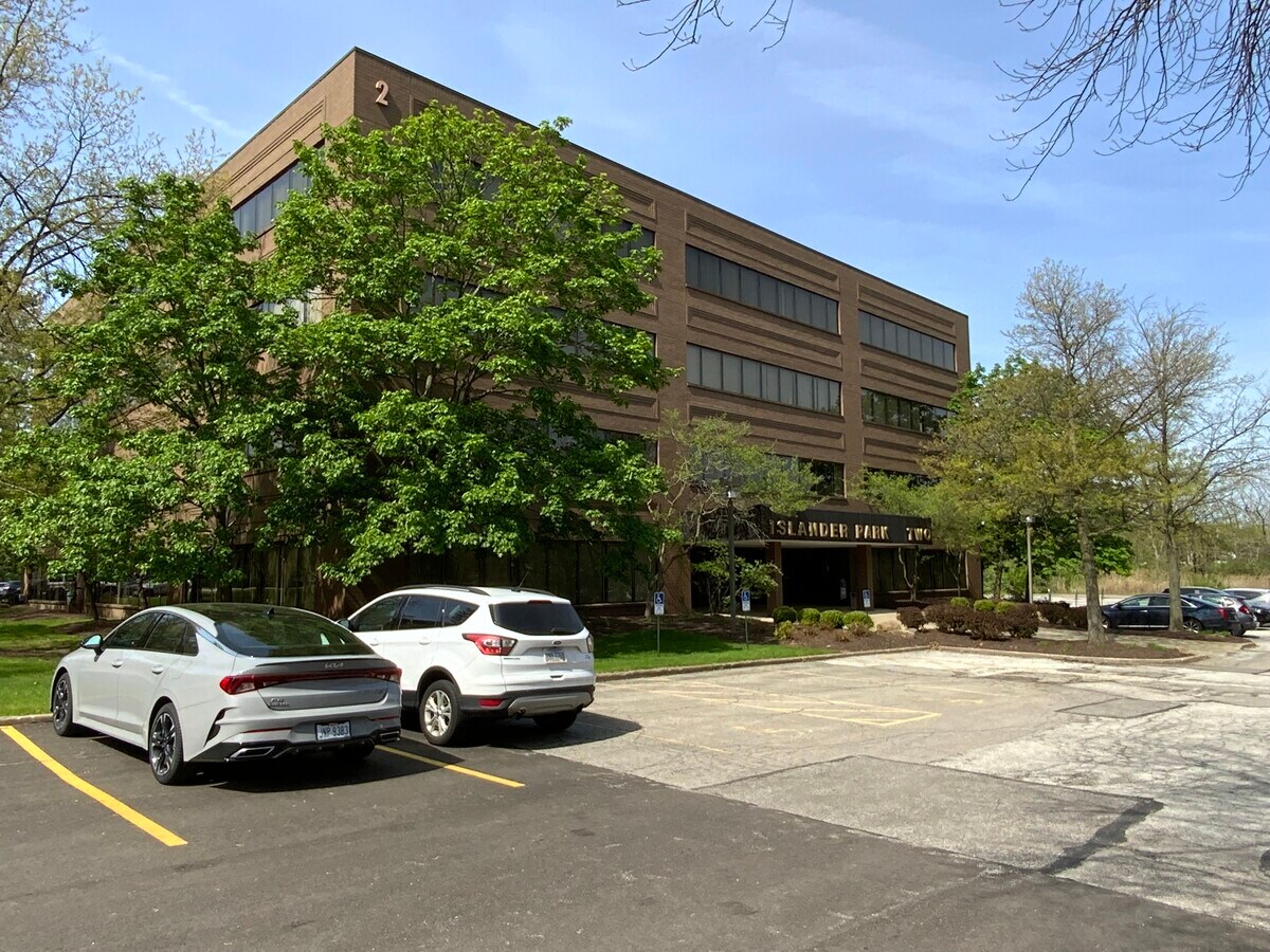 7530 Lucerne Dr, Middleburg Heights, OH 44130 Islander Office Park II