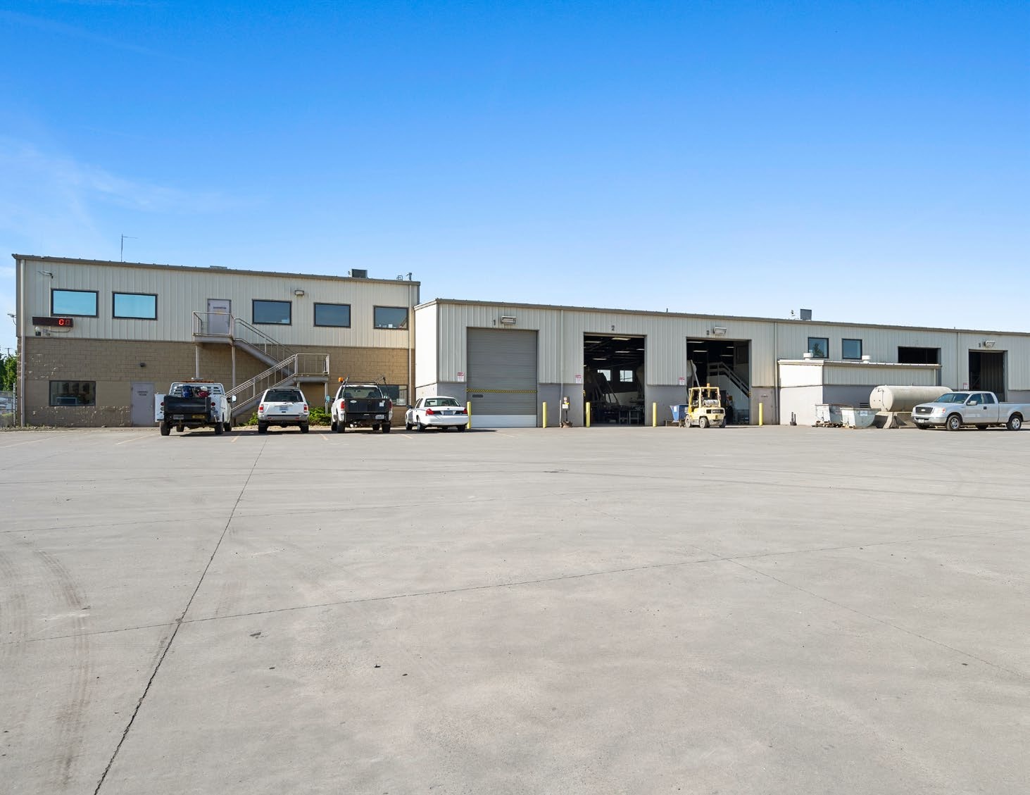 24001 NE Sandy Blvd, Troutdale, OR for lease Interior Photo- Image 1 of 5