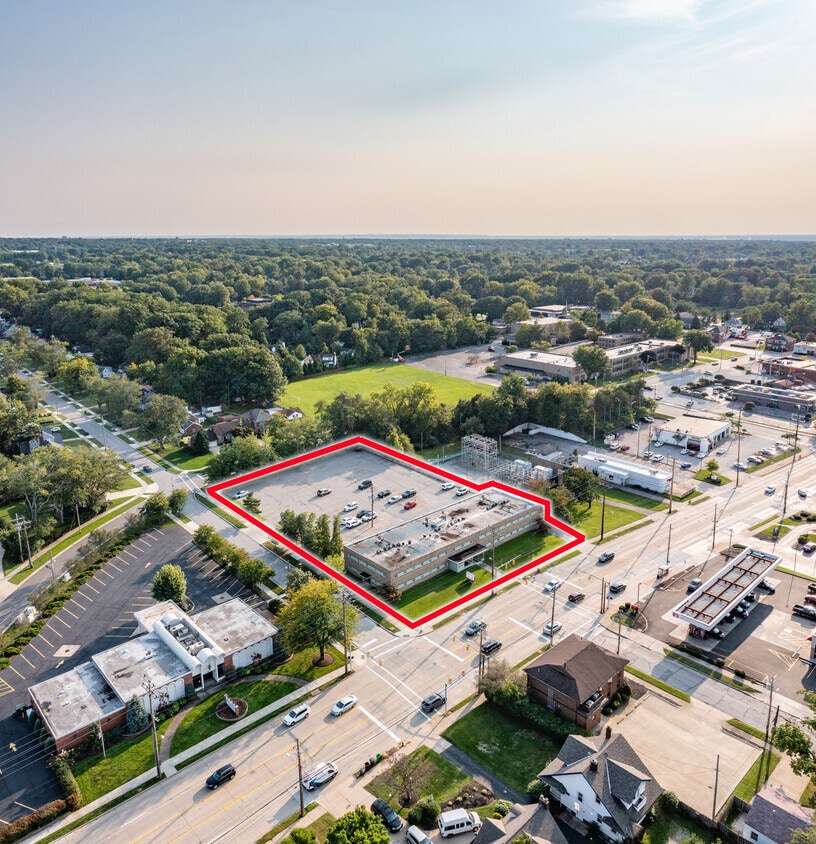 4568 Mayfield Rd, South Euclid, OH for lease Building Photo- Image 1 of 2