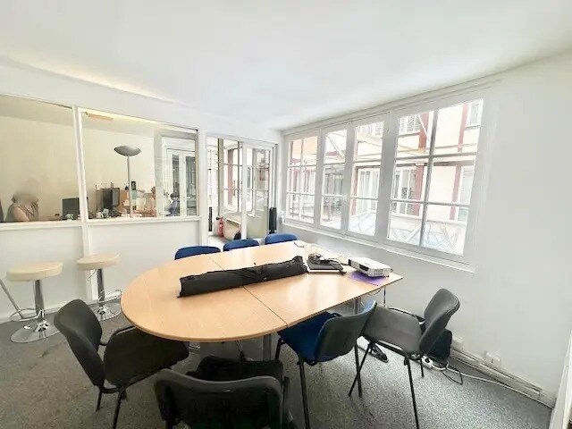 Office in Paris for lease - Building Photo - Image 2 of 15