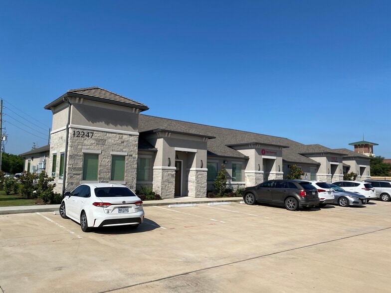 12243 Queenston Blvd, Houston, TX for lease - Building Photo - Image 3 of 6
