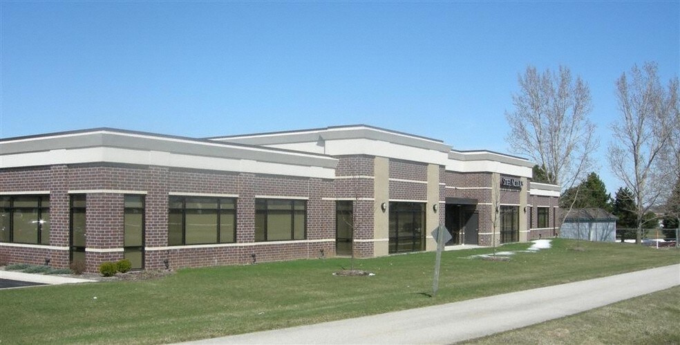 6952 Rote Rd, Rockford, IL for lease - Building Photo - Image 1 of 5