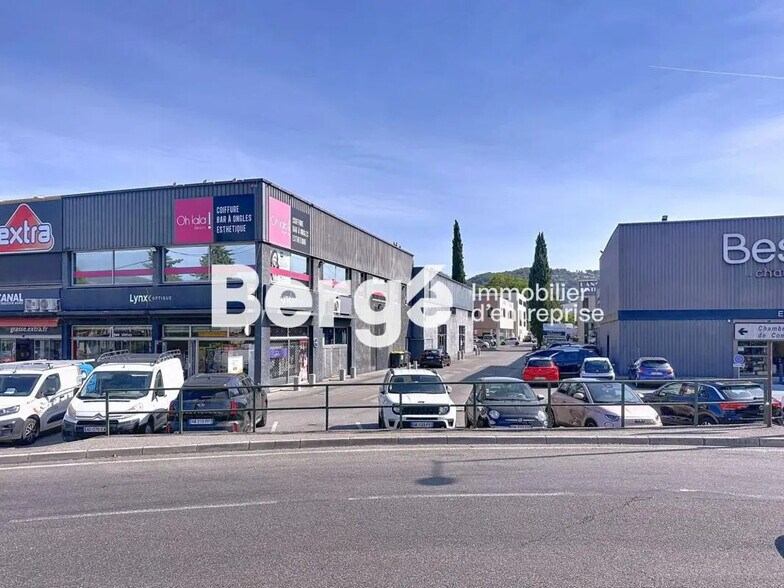 Retail in Grasse for lease - Building Photo - Image 1 of 6
