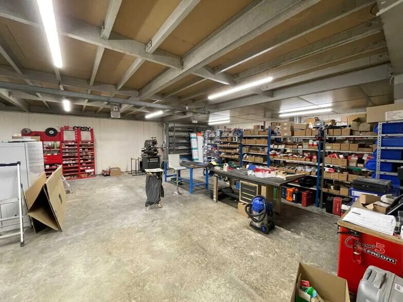 Office in Compiègne for lease - Interior Photo - Image 2 of 11