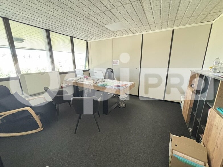 Office in Compiègne for lease - Interior Photo - Image 3 of 5