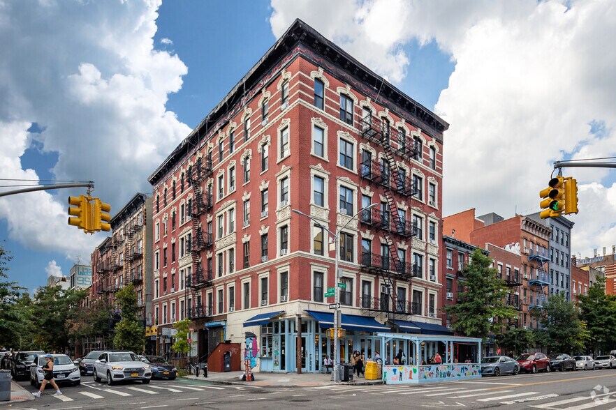 441 E 12th St, New York, NY for lease - Primary Photo - Image 1 of 7