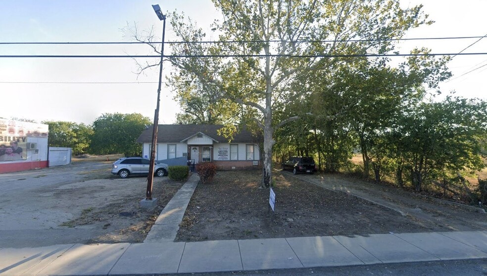 606 S WW White Rd, San Antonio, TX for sale - Building Photo - Image 1 of 3