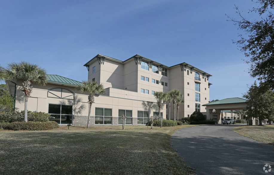 Summit Professional Plaza 1111 Glynco Pkwy, Brunswick, GA for lease - Primary Photo - Image 1 of 2