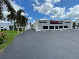 2665 Davis Blvd, Naples FL - Loft