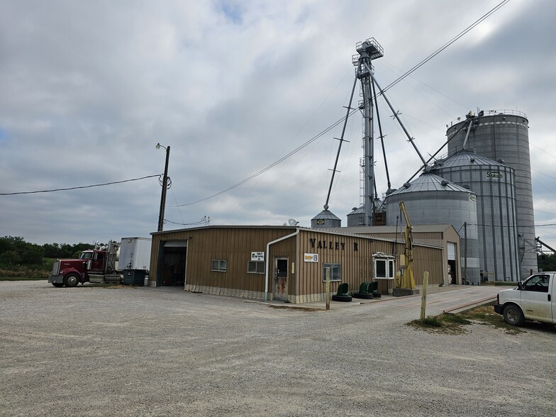 20379 NW 1600th Rd, Garnett, KS for sale - Building Photo - Image 3 of 51