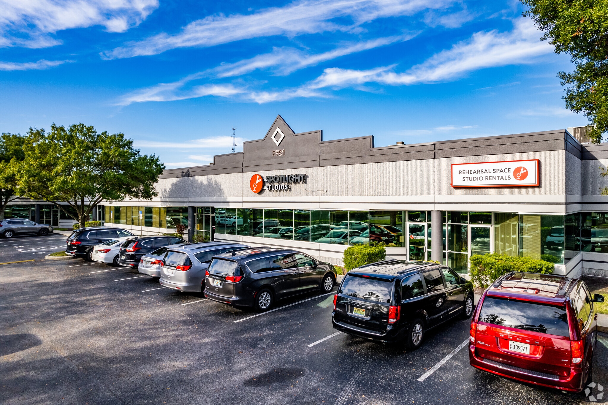 7751 Kingspointe Pky, Orlando, FL for lease Primary Photo- Image 1 of 9