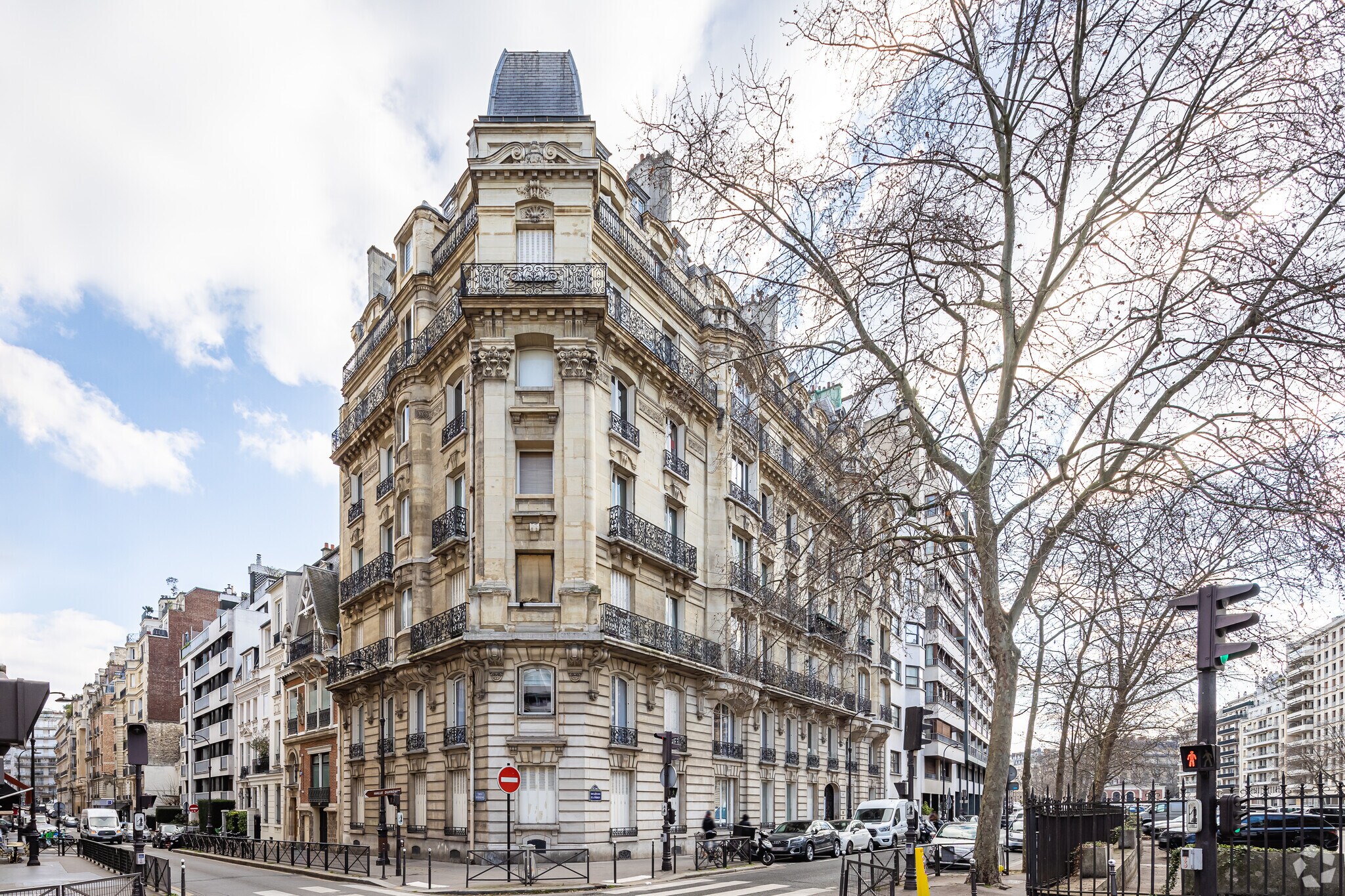 22 Boulevard Flandrin, Paris for lease Primary Photo- Image 1 of 16