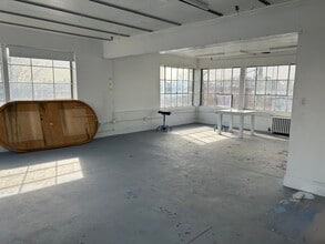 95 Lombardy St, Brooklyn, NY for lease Interior Photo- Image 2 of 4