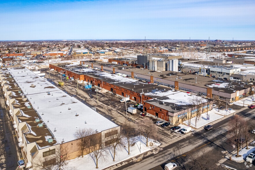 4587-4625 Boul des Grandes-Prairies, Montréal, QC for lease - Aerial - Image 2 of 4