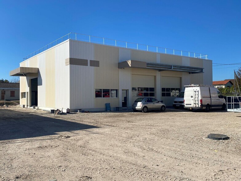 Flex in Blanquefort for lease - Building Photo - Image 3 of 6